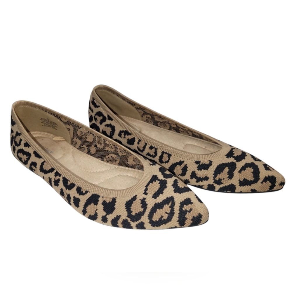 OLD NAVY Soft-Knit Pointed-Toe Ballet Flats Leopard Animal Print